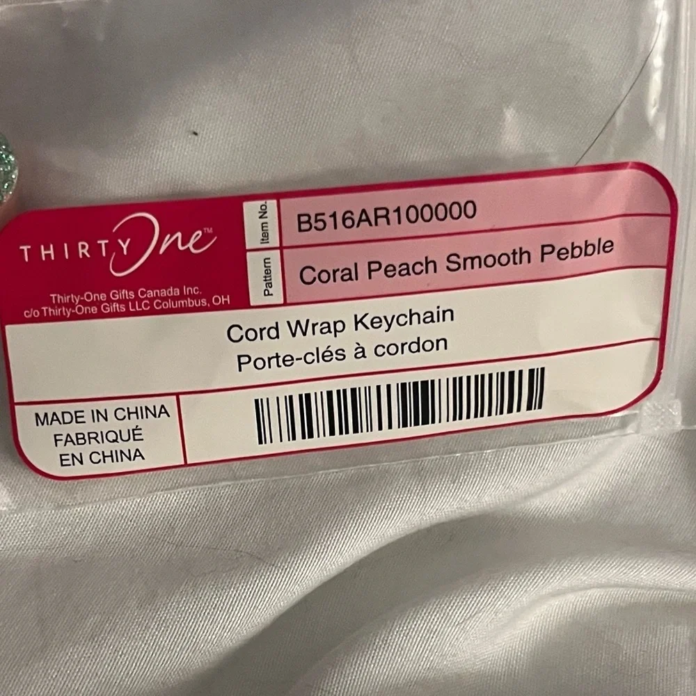 NIP! 💕Thirty-one 💕 Coral Peach Smooth Pebble Cord Wrap Keychain. Initial: L - Picture 9 of 10
